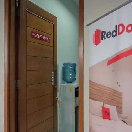 RedDoorz Plus near Semanggi Jakarta Exterior foto