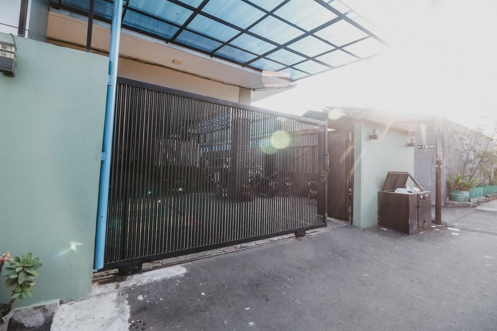 RedDoorz Plus near Semanggi Jakarta Exterior foto